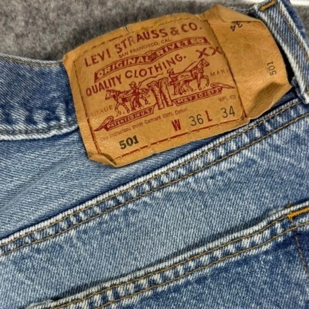 Levis‎ 501 Original Fit Mens Blue Straight Leg Denim Jeans 34x31 Medium Wash